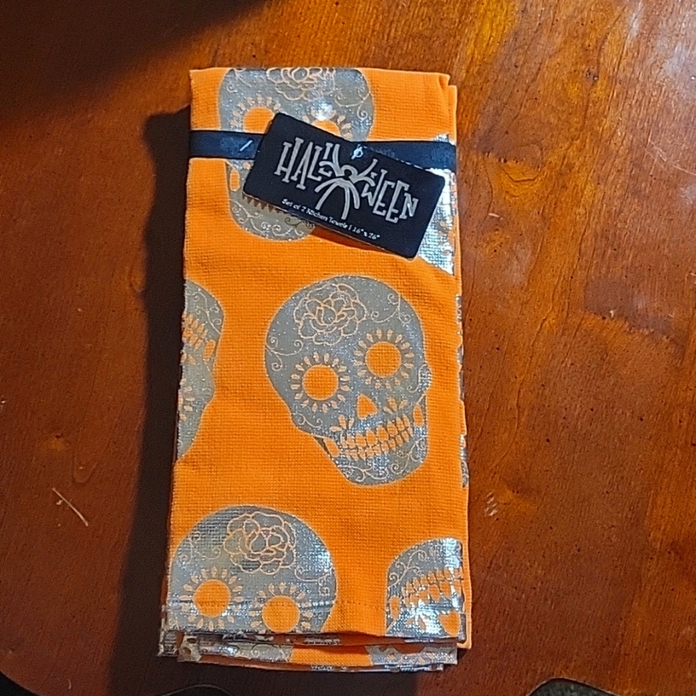 Halloween kitchen towels!